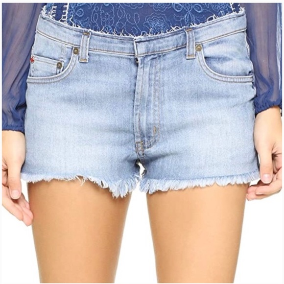 Hudson Tori Slouch Light Wash Denim Cut Off Denim Jean Shorts in Kens Size 26 - Picture 5 of 16